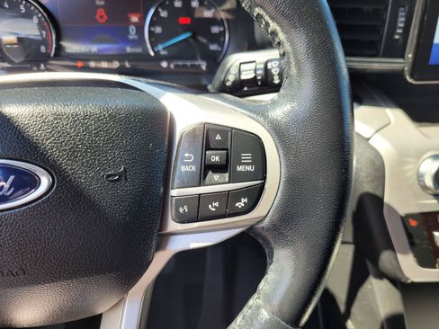 Used 2021 Ford Explorer XLT RWD image 32