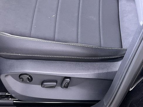 Used 2024 Volkswagen Taos SE image 12