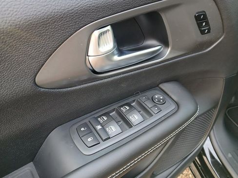 New 2026 Chrysler Pacifica Select image 8