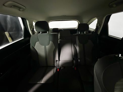 Used 2022 Kia Sorento LX image 32