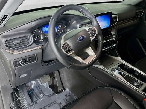 Used 2023 Ford Explorer Limited w/ Equipment Group 301A image 9