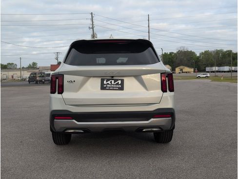 Used 2026 Kia Sorento S w/ S Panoramic Sunroof Package image 4