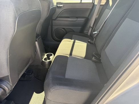 Used 2016 Jeep Patriot Latitude AWD/4WD image 16