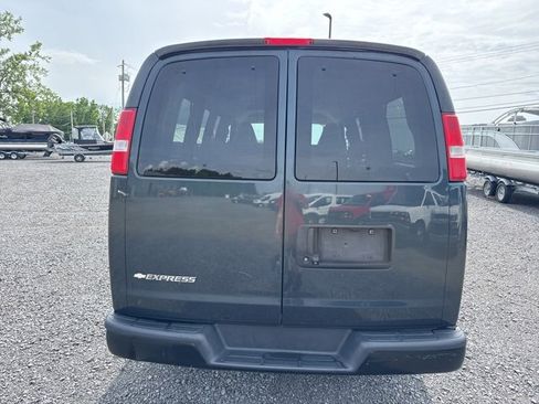 Used 2017 Chevrolet Express 2500 LS image 7