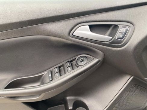 Used 2017 Ford Focus SE image 13