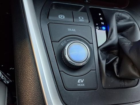 Used 2024 Toyota RAV4 Limited image 21