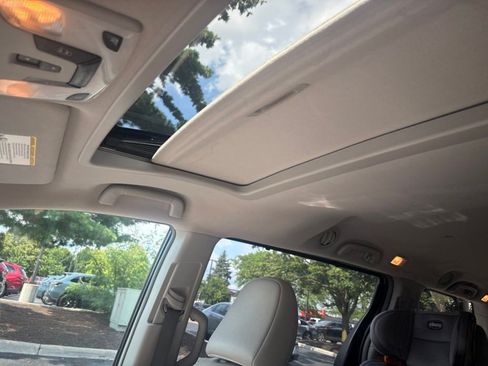 Used 2013 Toyota Sienna XLE FWD image 11