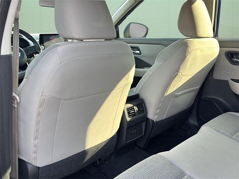 Used 2023 Nissan Rogue SV image 21