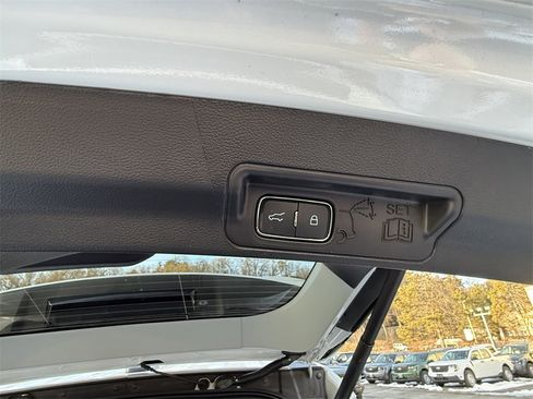 Used 2025 Ford Explorer Active image 32