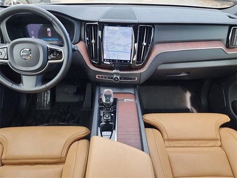 Used 2023 Volvo XC60 B5 Ultimate image 22