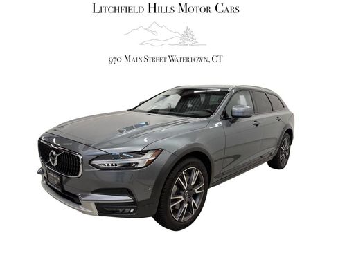 Used 2018 Volvo V90 T6 Cross Country w/ Convenience Package AWD/4WD image 1