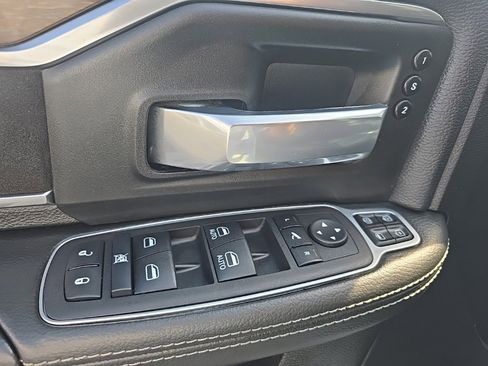 Used 2024 RAM 2500 Laramie w/ Safety Group image 29
