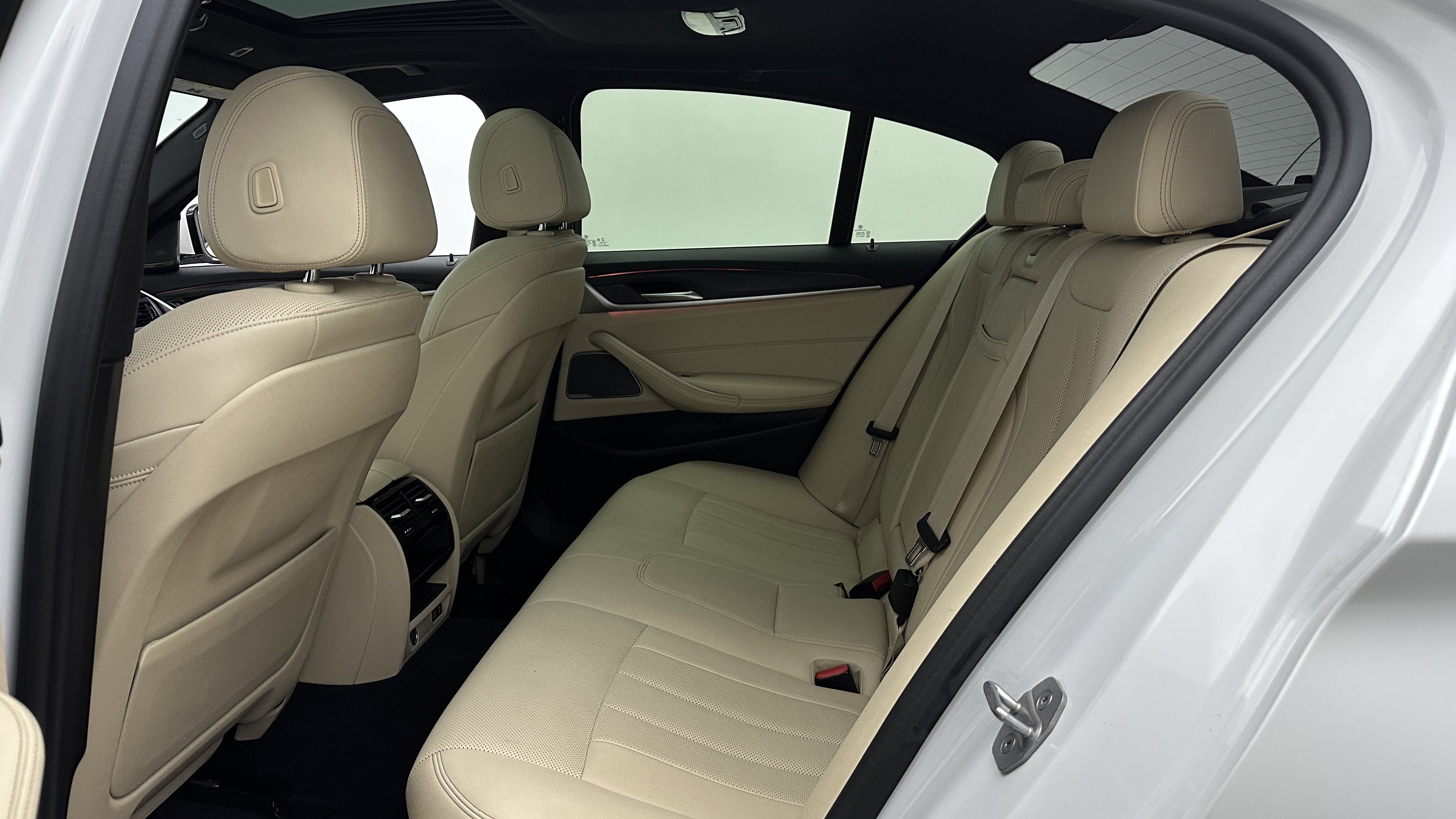 Used 2022 BMW 530i RWD image 29
