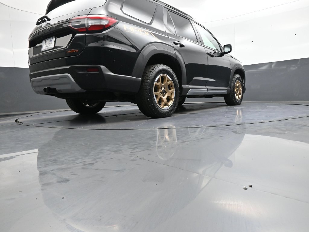 Certified 2024 Honda Pilot TrailSport image 32