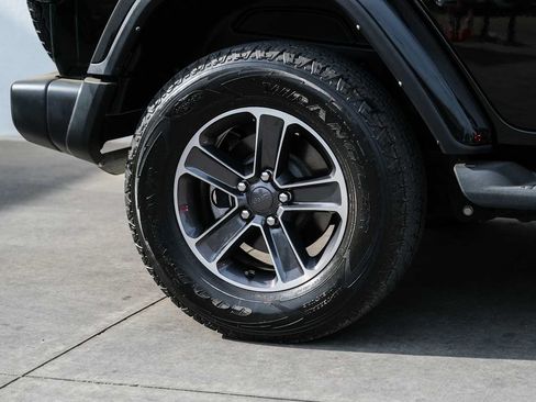 Used 2023 Jeep Wrangler Unlimited Sahara AWD/4WD image 8