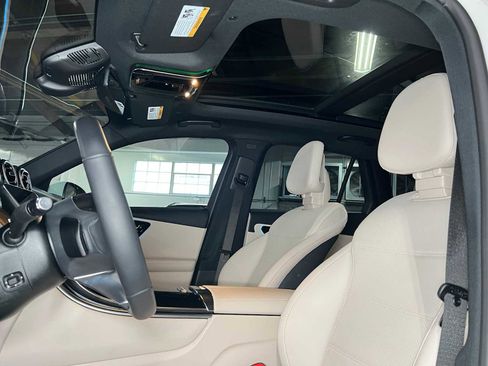 Certified 2025 Mercedes-Benz GLC 300 4MATIC image 23
