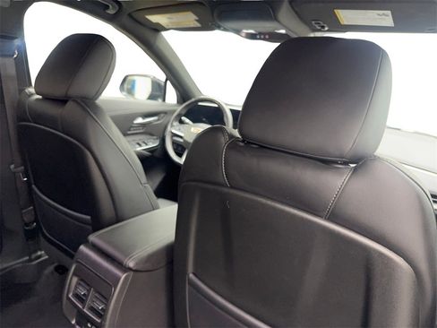 Used 2024 Cadillac XT4 Premium Luxury image 41