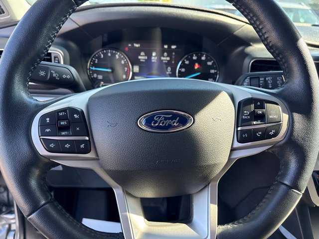Used 2022 Ford Explorer XLT w/ Equipment Group 202A AWD/4WD image 46