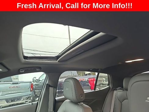 Used 2025 Buick Envista Sport Touring w/ Convenience I Package FWD image 17