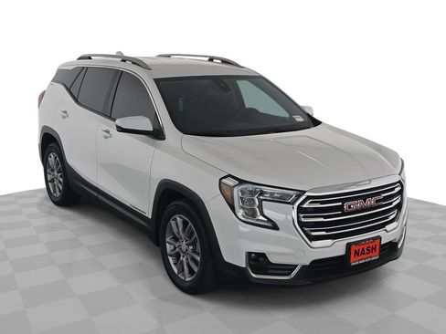 Used 2022 GMC Terrain SLT FWD image 1