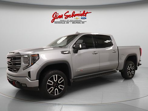 Used 2024 GMC Sierra 1500 AT4 w/ AT4 Premium Package AWD/4WD image 2