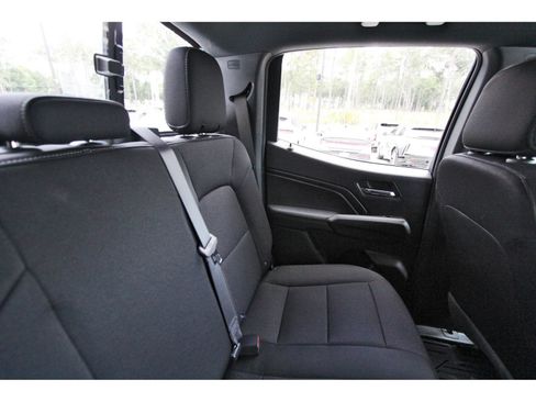 Used 2025 Chevrolet Colorado LT RWD image 14