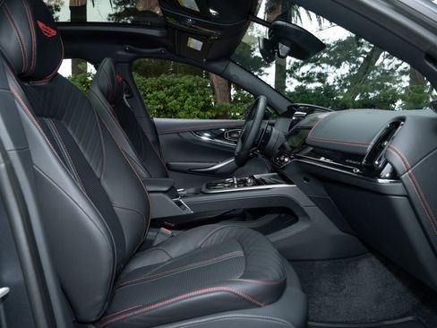 Used 2025 Aston Martin DBX 707 image 15