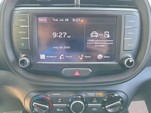 Used 2022 Kia Soul LX w/ Technology Package FWD image 14