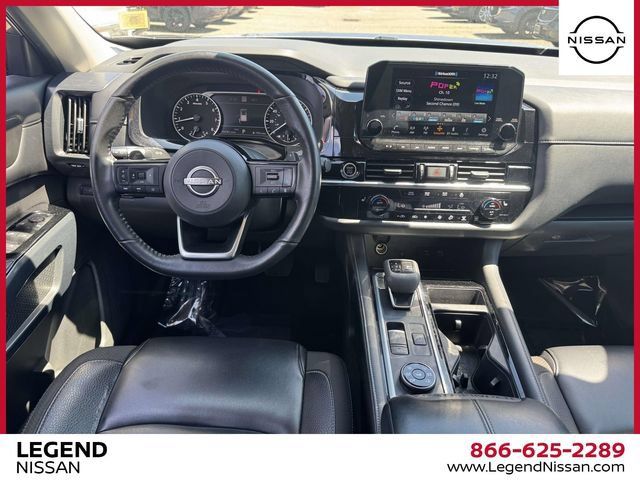 Used 2024 Nissan Pathfinder SL AWD/4WD image 15