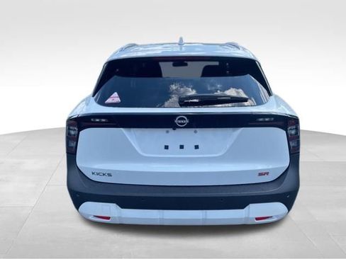 New 2025 Nissan Kicks SR image 7