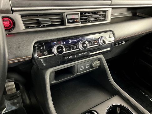 Used 2025 Honda Pilot Sport image 15
