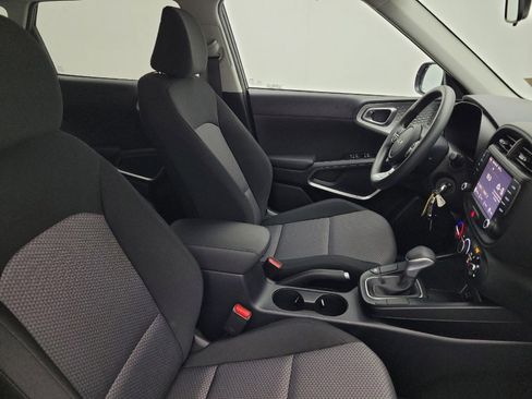 Used 2025 Kia Soul LX image 21