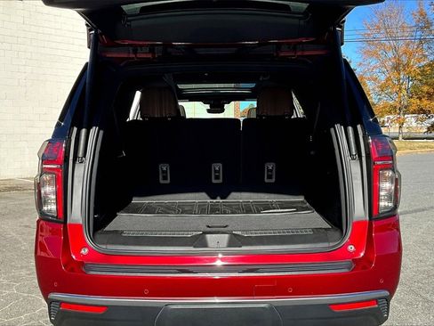 Used 2024 Chevrolet Suburban High Country image 26