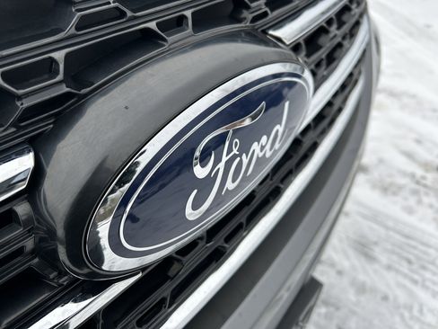 Certified 2022 Ford Explorer XLT w/ Equipment Group 202A image 24