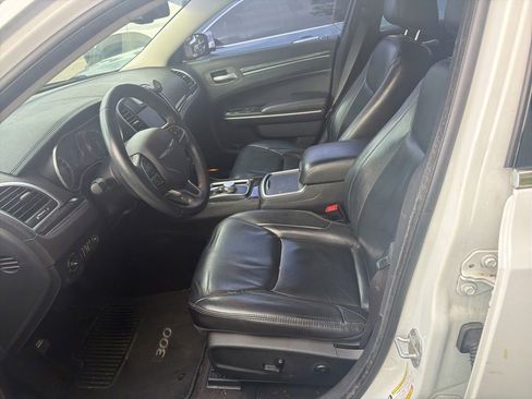 Used 2016 Chrysler 300 Limited RWD image 14