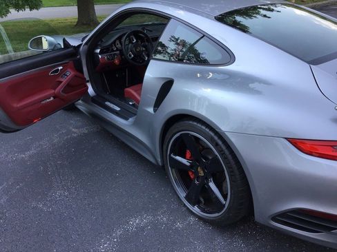 Used 2019 Porsche 911 Turbo image 6