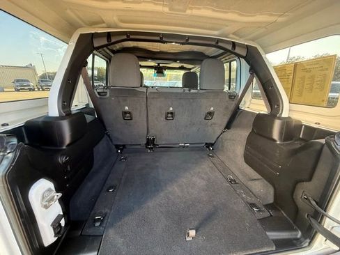 Used 2024 Jeep Wrangler Unlimited Rubicon image 5