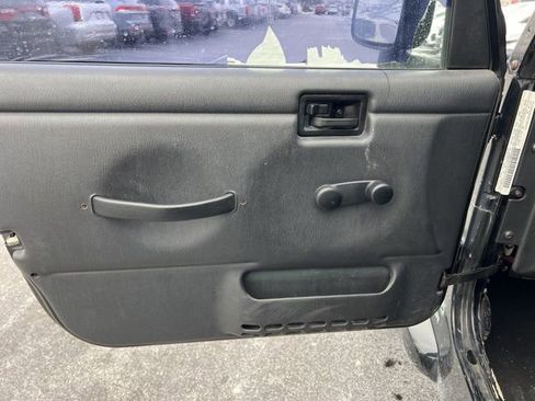 Used 2006 Jeep Wrangler X w/ Jeep 65th Anniversary Edition image 19