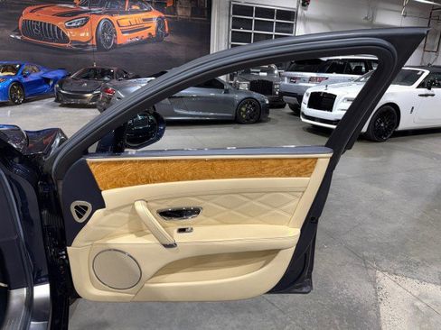 Used 2015 Bentley Flying Spur W12 image 71