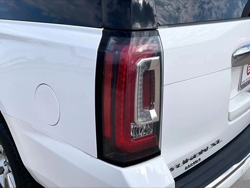 Used 2020 GMC Yukon XL Denali AWD/4WD image 27
