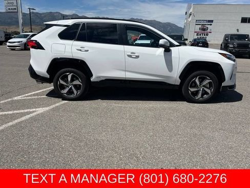 Used 2025 Toyota RAV4 SE AWD/4WD image 2