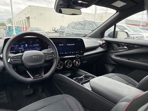 Used 2025 Chevrolet Blazer EV RS AWD/4WD image 11