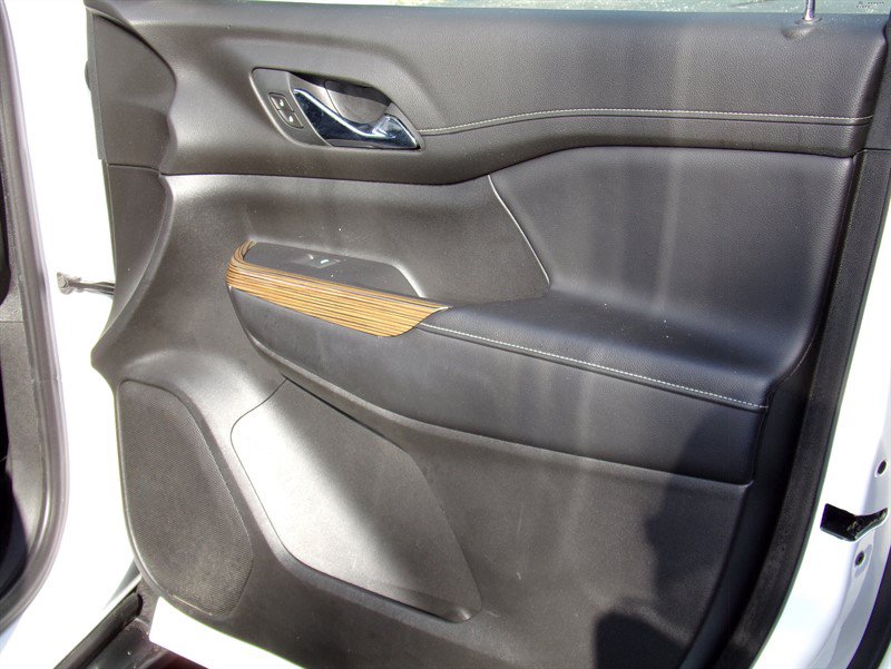 Used 2020 GMC Acadia SLE w/ LPO, Floor Liner Package FWD image 46