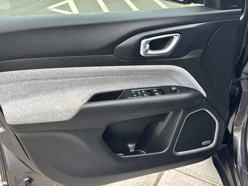 Certified 2022 Jeep Compass Latitude w/ Sun and Sound Group image 14