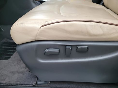 Used 2019 Nissan Armada Platinum w/ Captain's Chairs Package image 15