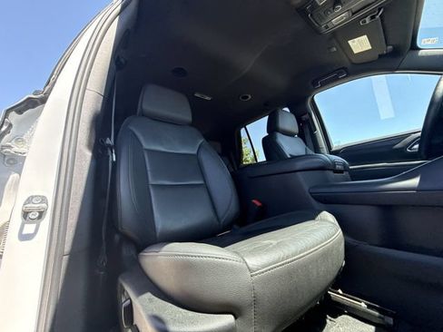 Used 2024 Chevrolet Tahoe LT RWD image 24