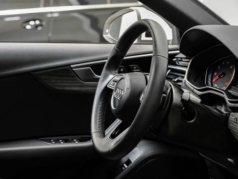 Used 2023 Audi A4 2.0T Premium w/ Convenience Package image 18