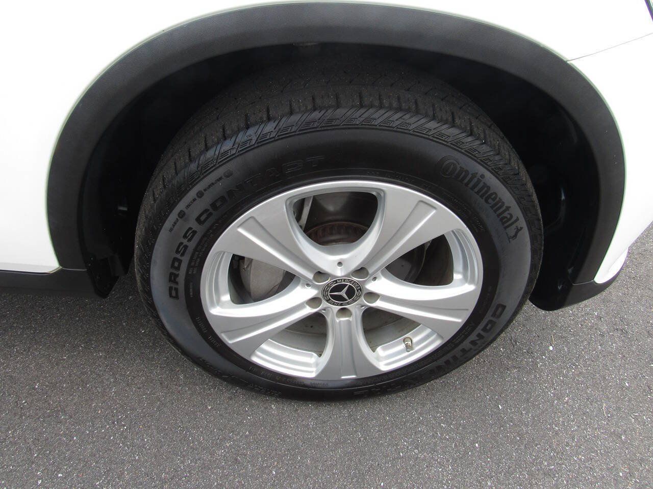 Used 2018 Mercedes-Benz GLC 300 4MATIC image 17