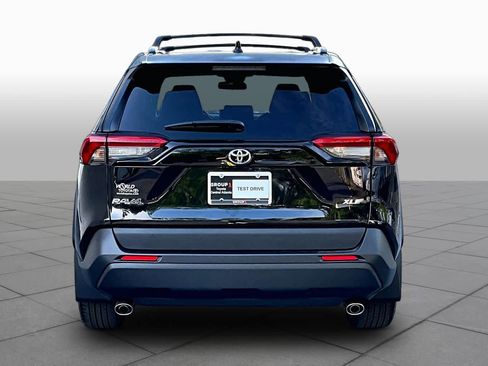 Used 2025 Toyota RAV4 XLE Premium FWD image 5