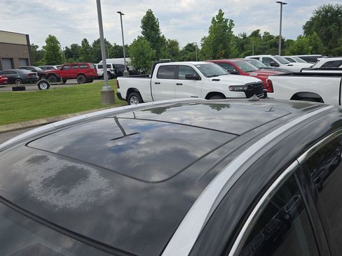 Used 2015 Nissan Murano Platinum w/ Platinum Technology Package FWD image 13